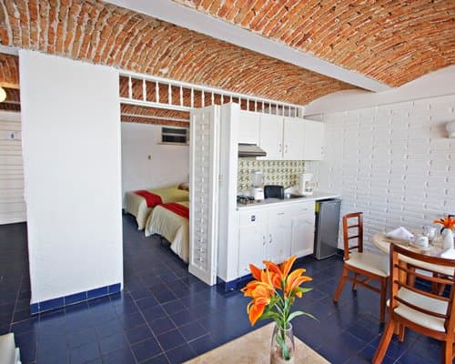 Las Flores Beach Resort – photo 8