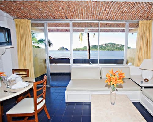 Las Flores Beach Resort – photo 9