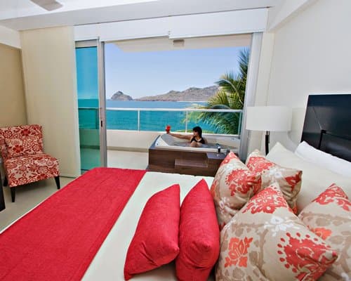 Las Flores Beach Resort – photo 13