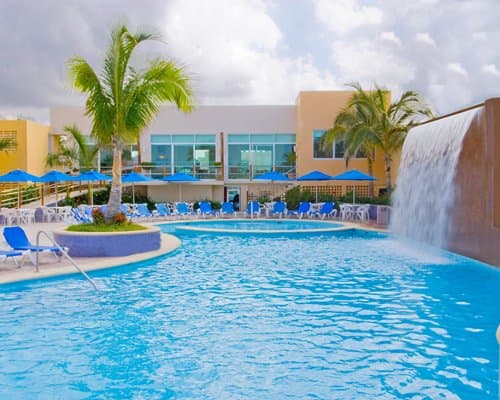 Las Flores Beach Resort – photo 15